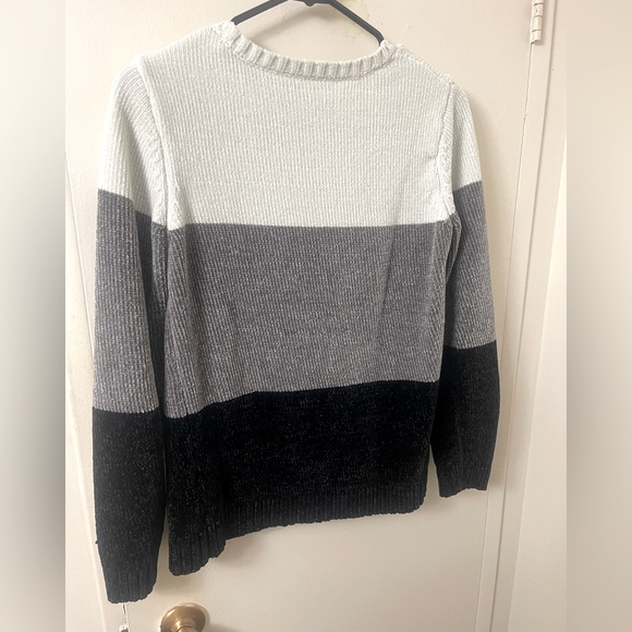 Womens sweater - Picture 2 of 4
